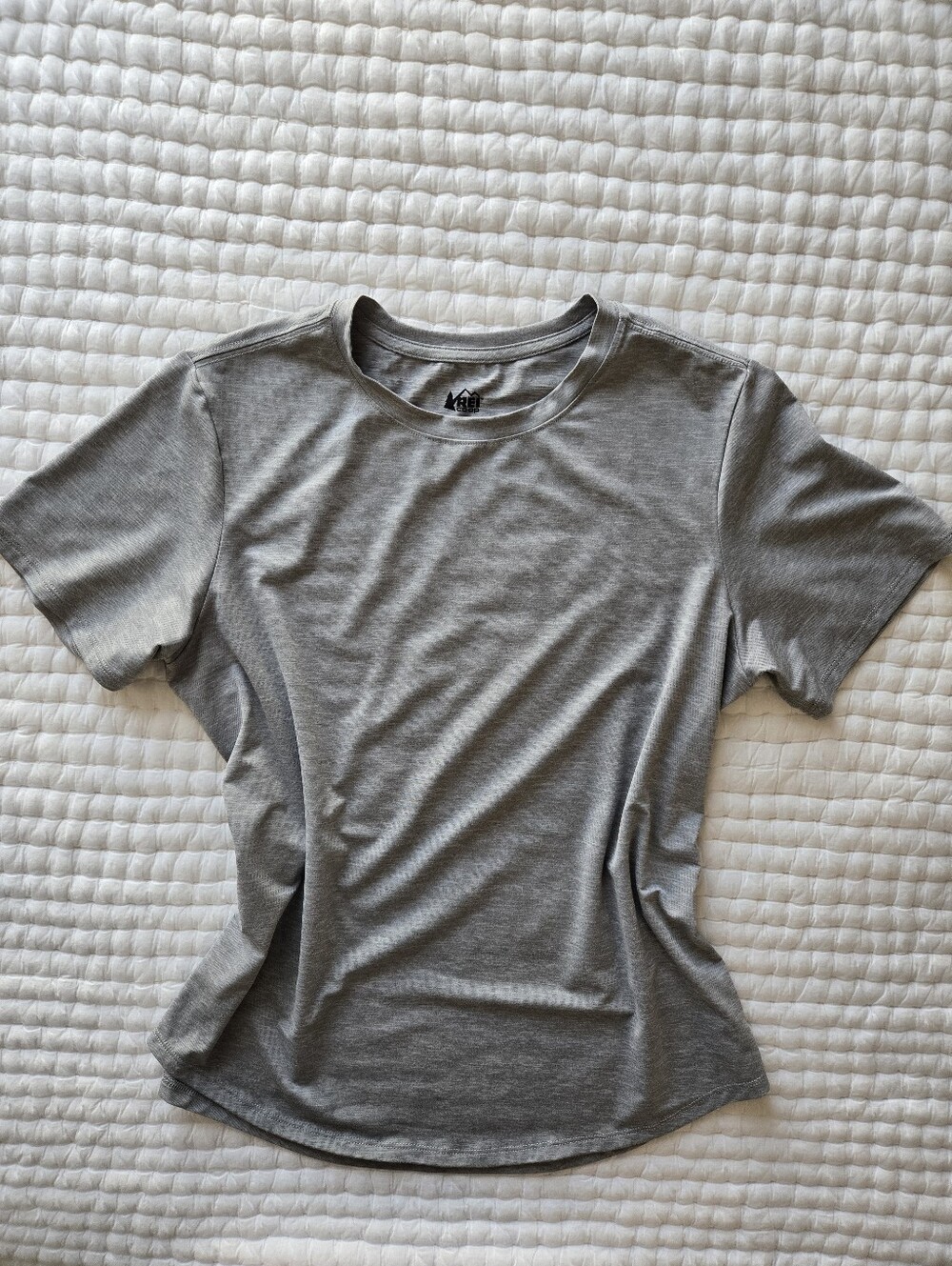 REI Active Pursuits Women's Gray Crewneck Tee Size Medium